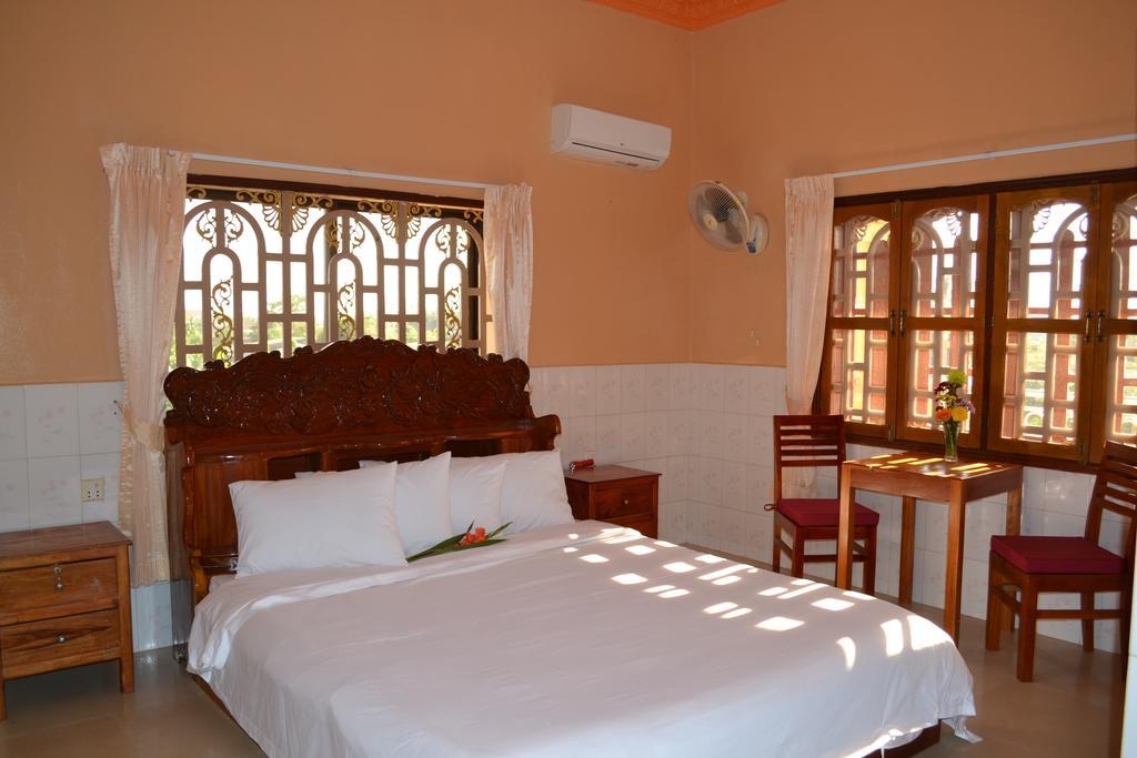Kampot Manor Hotel Room photo